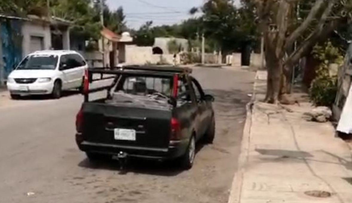 Captan a presunto equipo de Cecilia Patrón regalando comida en Mérida