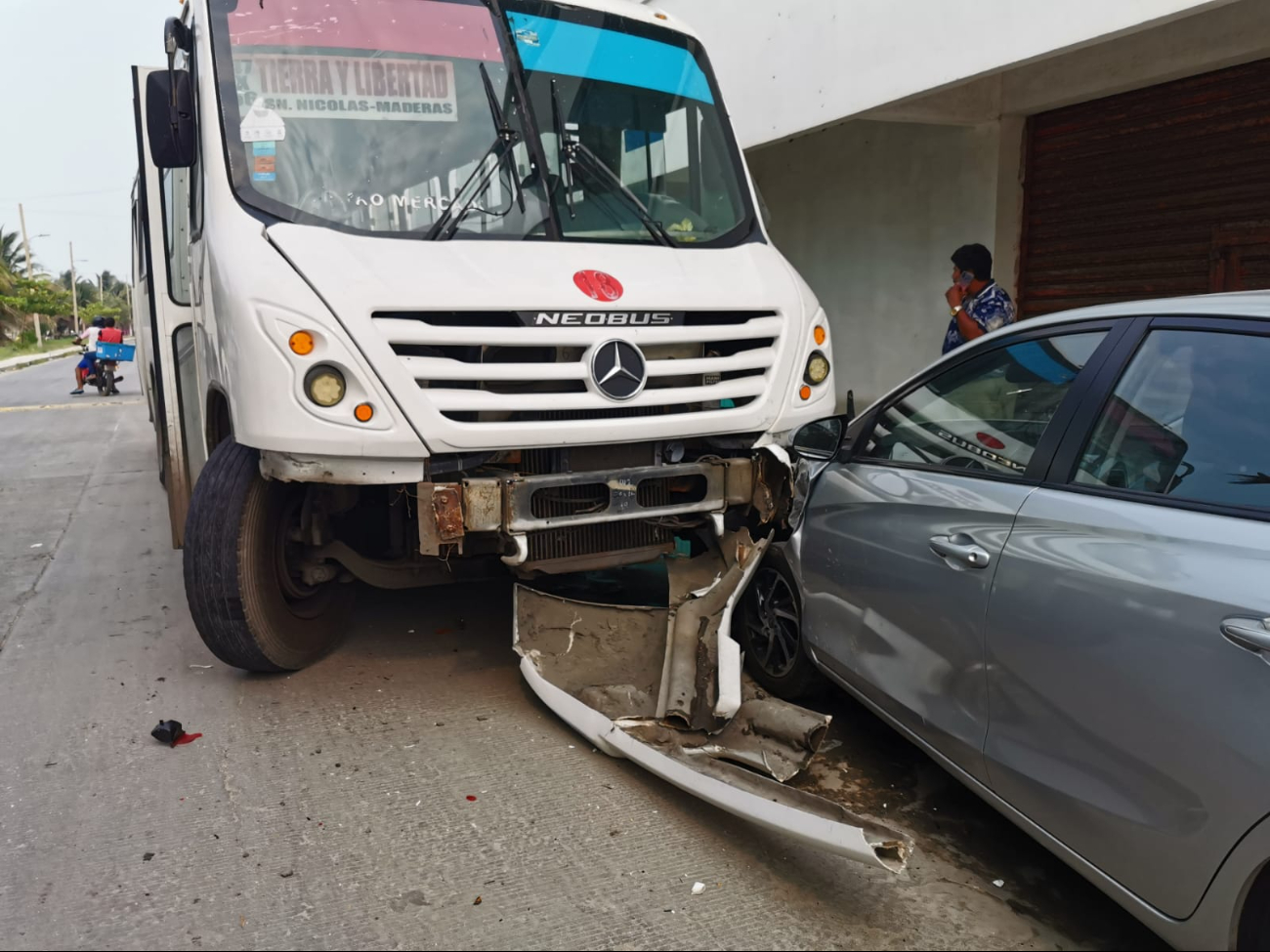 Así terminaron dos unidades en Ciudad del Carmen Así terminaron dos unidades en Ciudad del Carmen