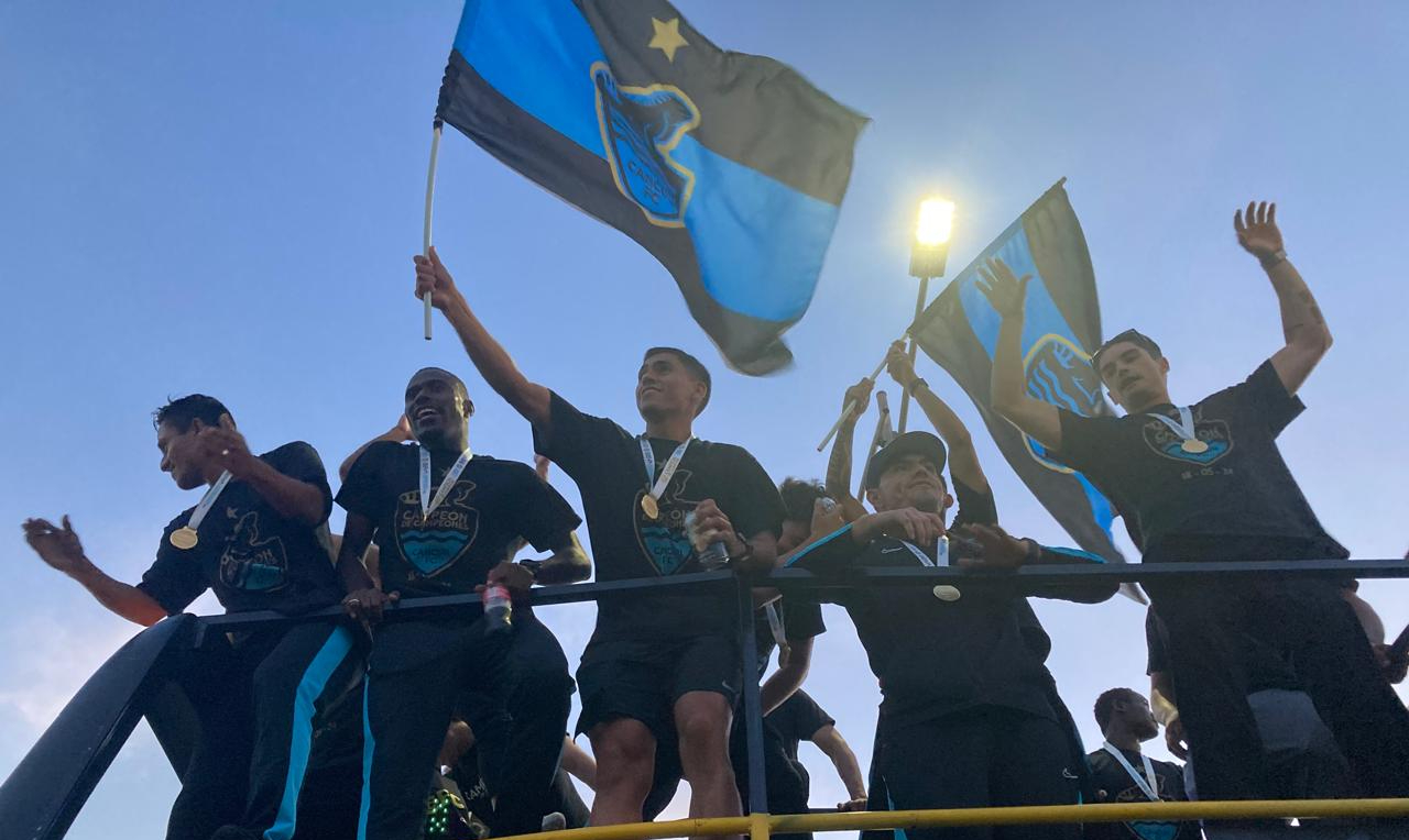 Cancún FC celebra su título "Campeón de Campeones" en la Glorieta del Ceviche   