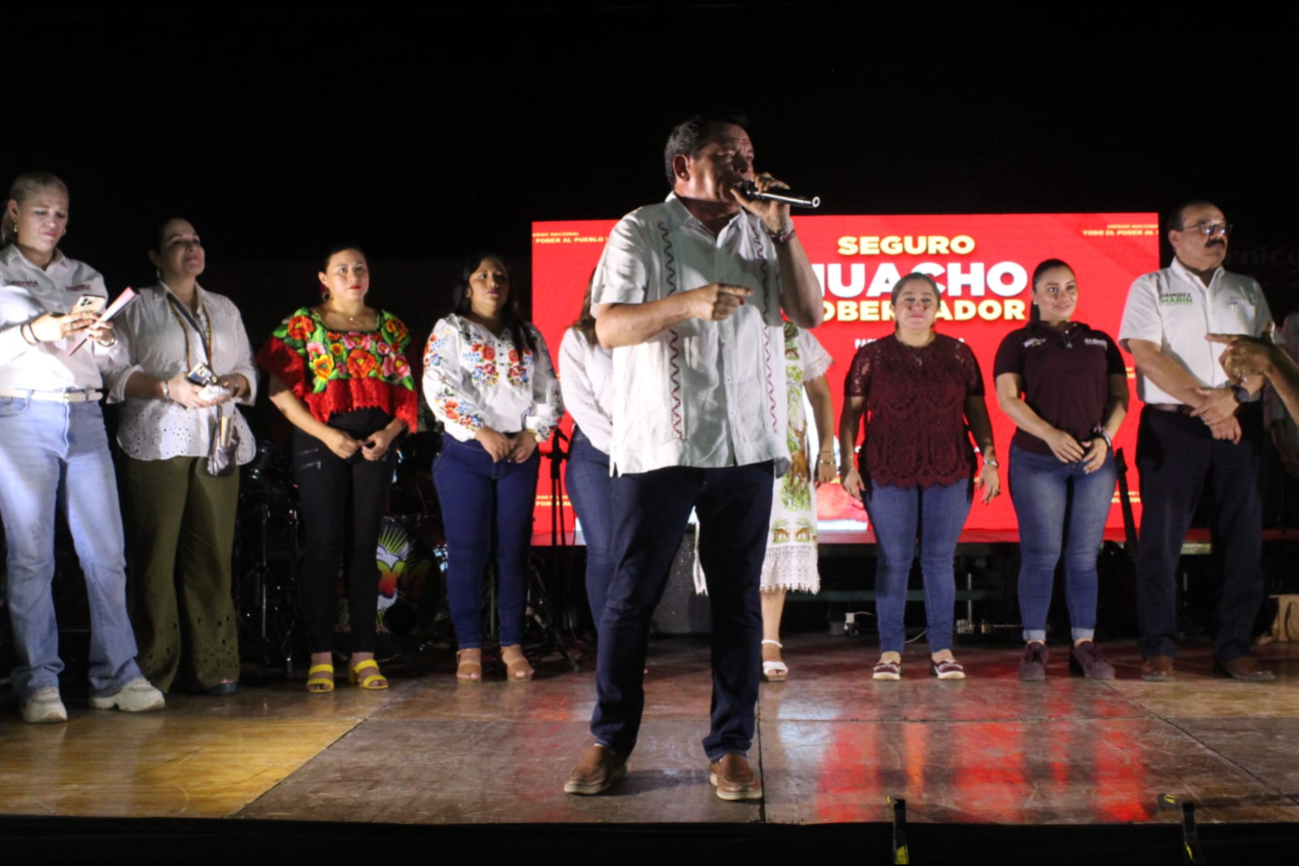 Huacho Díaz Mena aseguró que si llega a resultar electo porque el pueblo así lo decida, hará posible que regrese el subsidio de electricidad