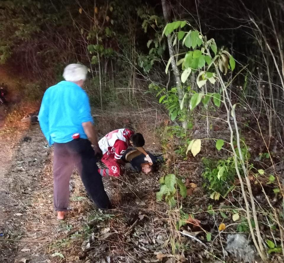 Joven motociclista pierde la vida al derrapar Joven motociclista pierde la vida al derrapar