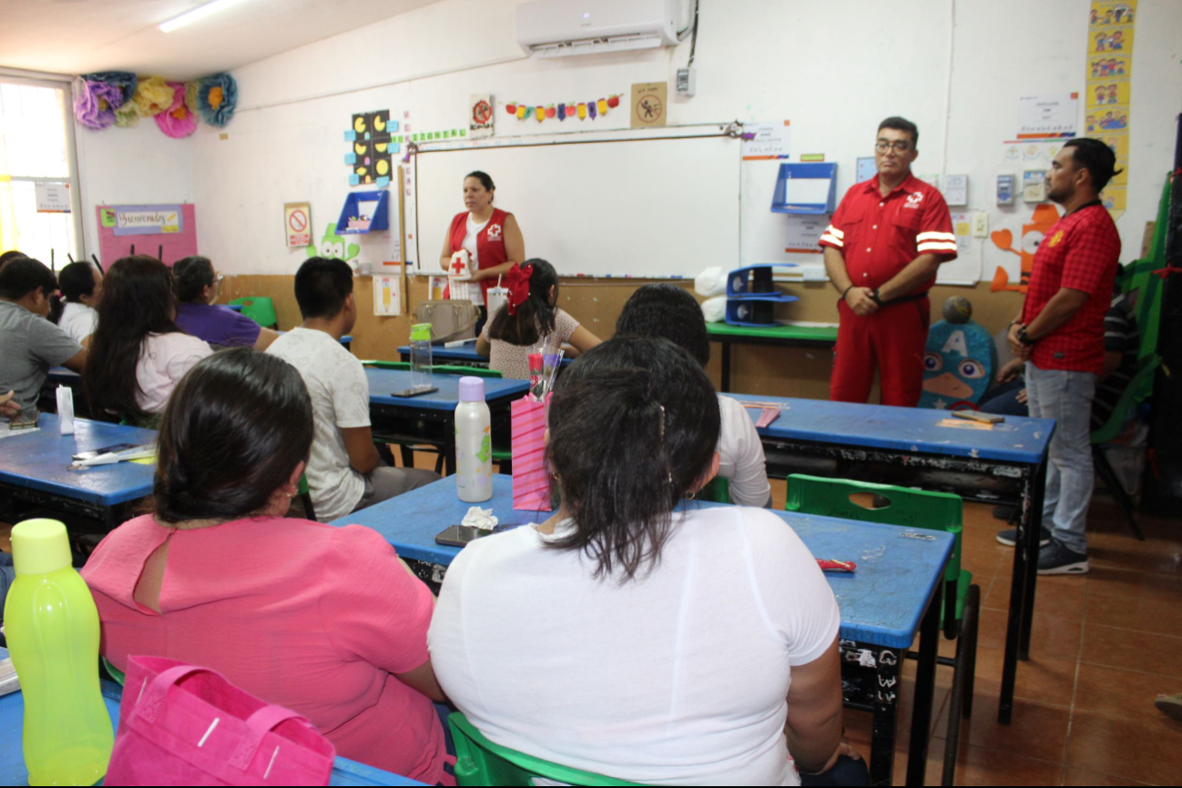 Maestros de Yucatán toman capacitación en  primeros auxilios