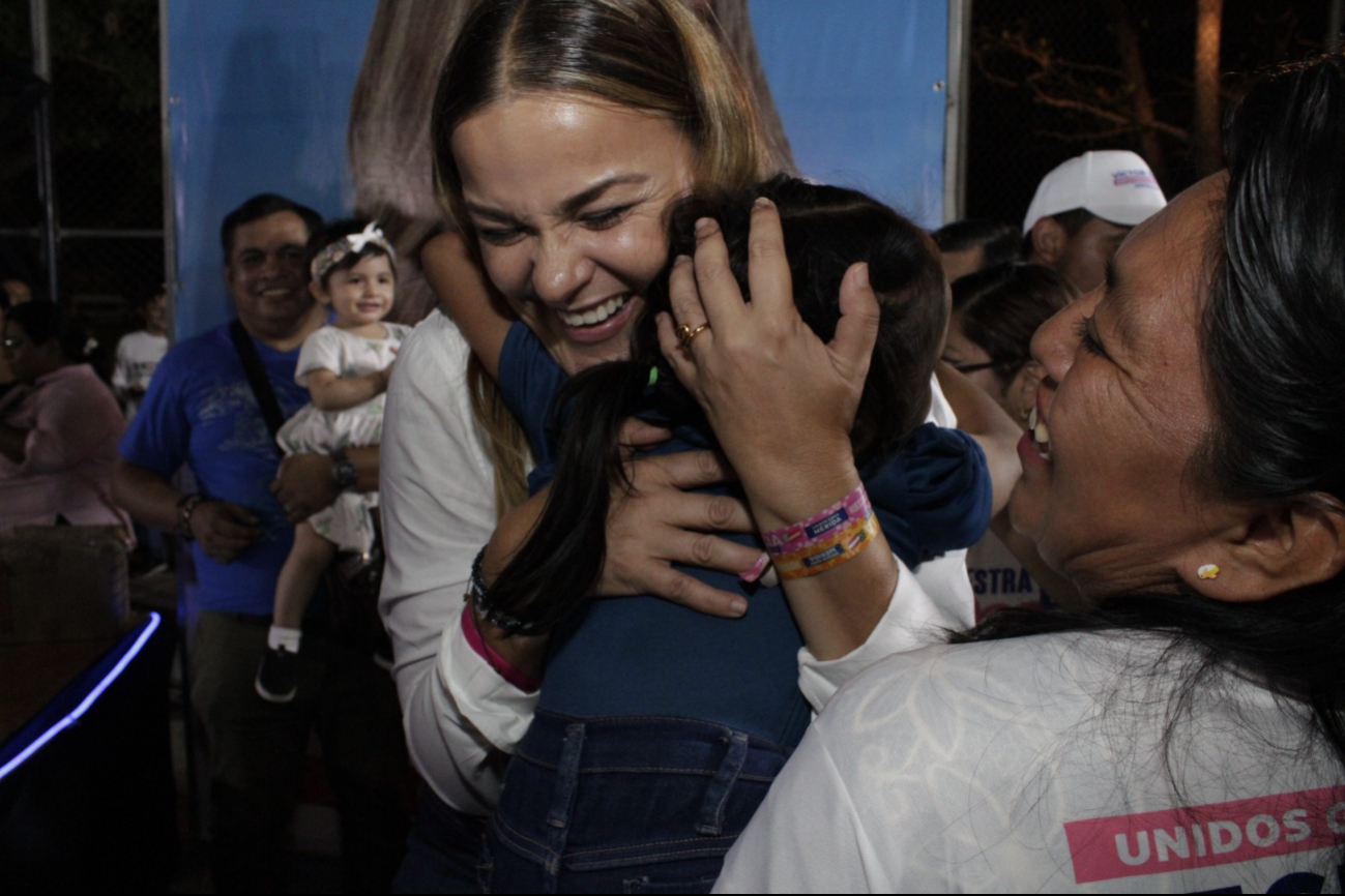 Cecilia Patrón durante un mitin en Mérida Cecilia Patrón durante un mitin en Mérida