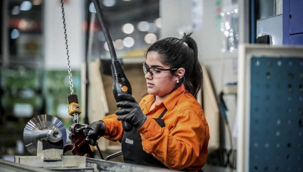 En abril la actividad económica de México tuvo un vcrecimiento del 1.7% En abril la actividad económica de México tuvo un vcrecimiento del 1.7%