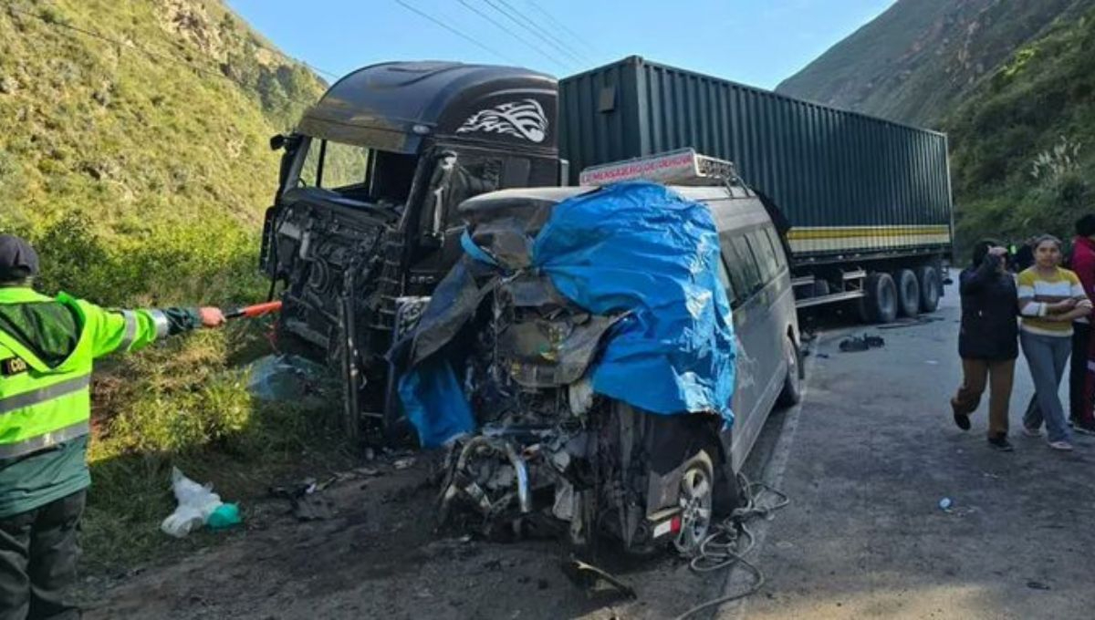 En dos diferentes accidentes carreteros en Perú, falleciero 19 personas En dos diferentes accidentes carreteros en Perú, falleciero 19 personas