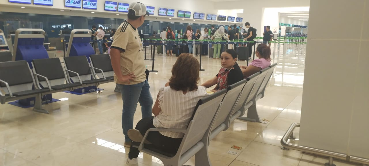 Mientras algunos como Paty Manterola posaban para tomarse fotos, otros aprovecharon para escapar Mientras algunos como Paty Manterola posaban para tomarse fotos, otros aprovecharon para escapar