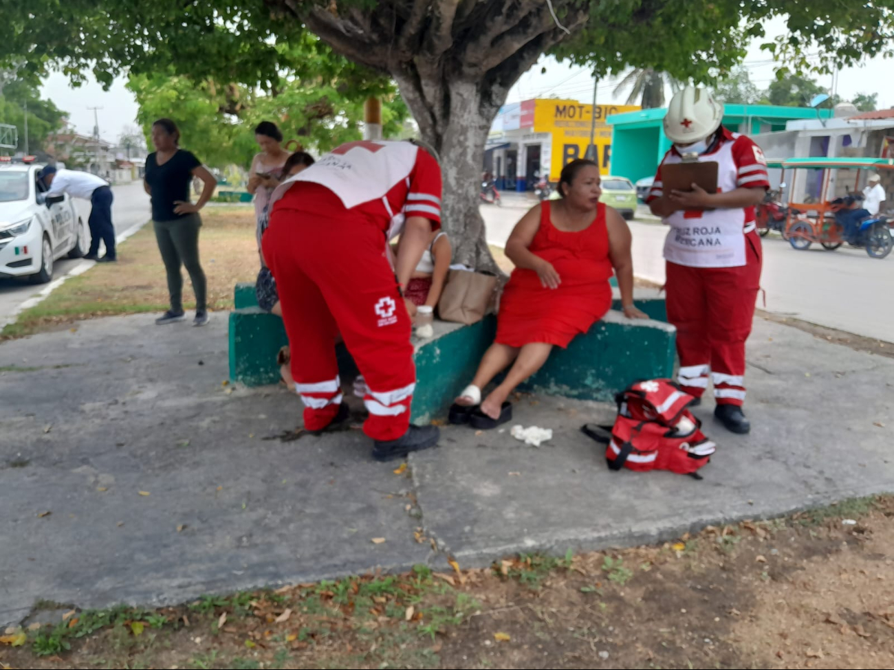 Mujeres lesionadas en choque Mujeres lesionadas en choque