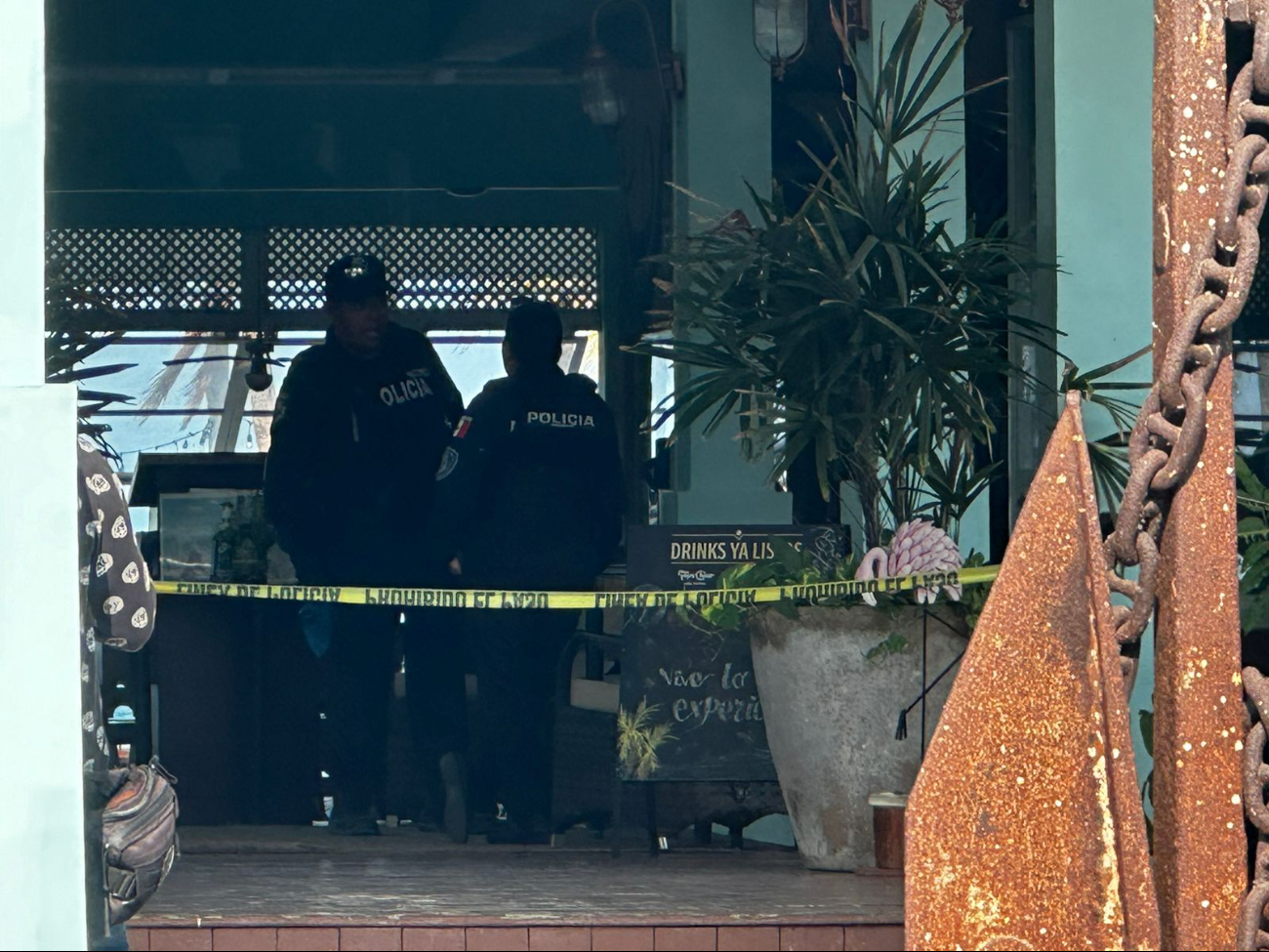 Elementos policiacos arribaron al lugar de los hechos en Puerto Juárez Elementos policiacos arribaron al lugar de los hechos en Puerto Juárez