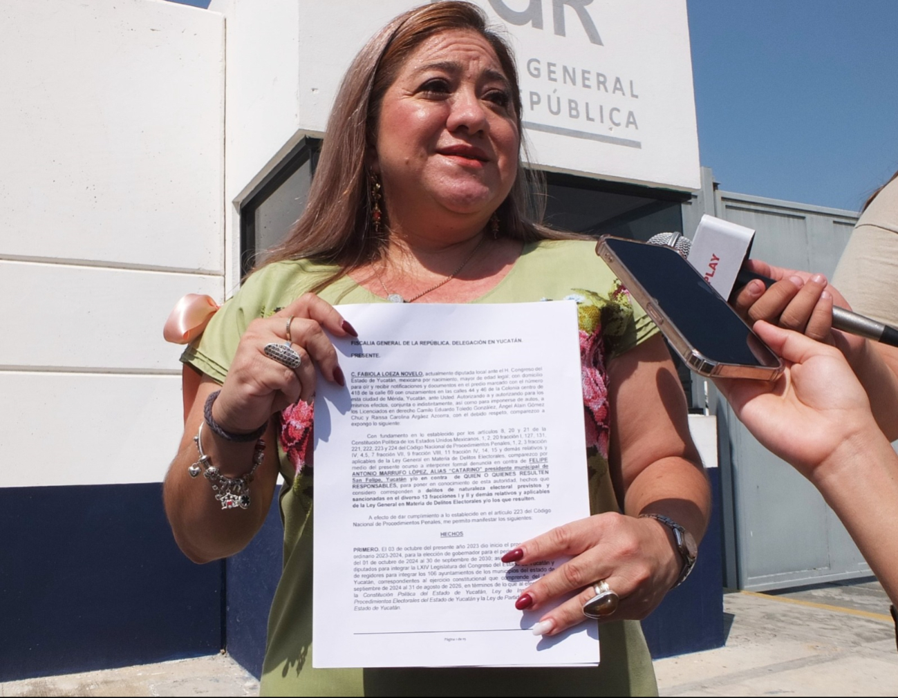Fabiola Loeza señaló que hay 350 personas que no forman parte del padrón electoral de San Felipe Fabiola Loeza señaló que hay 350 personas que no forman parte del padrón electoral de San Felipe