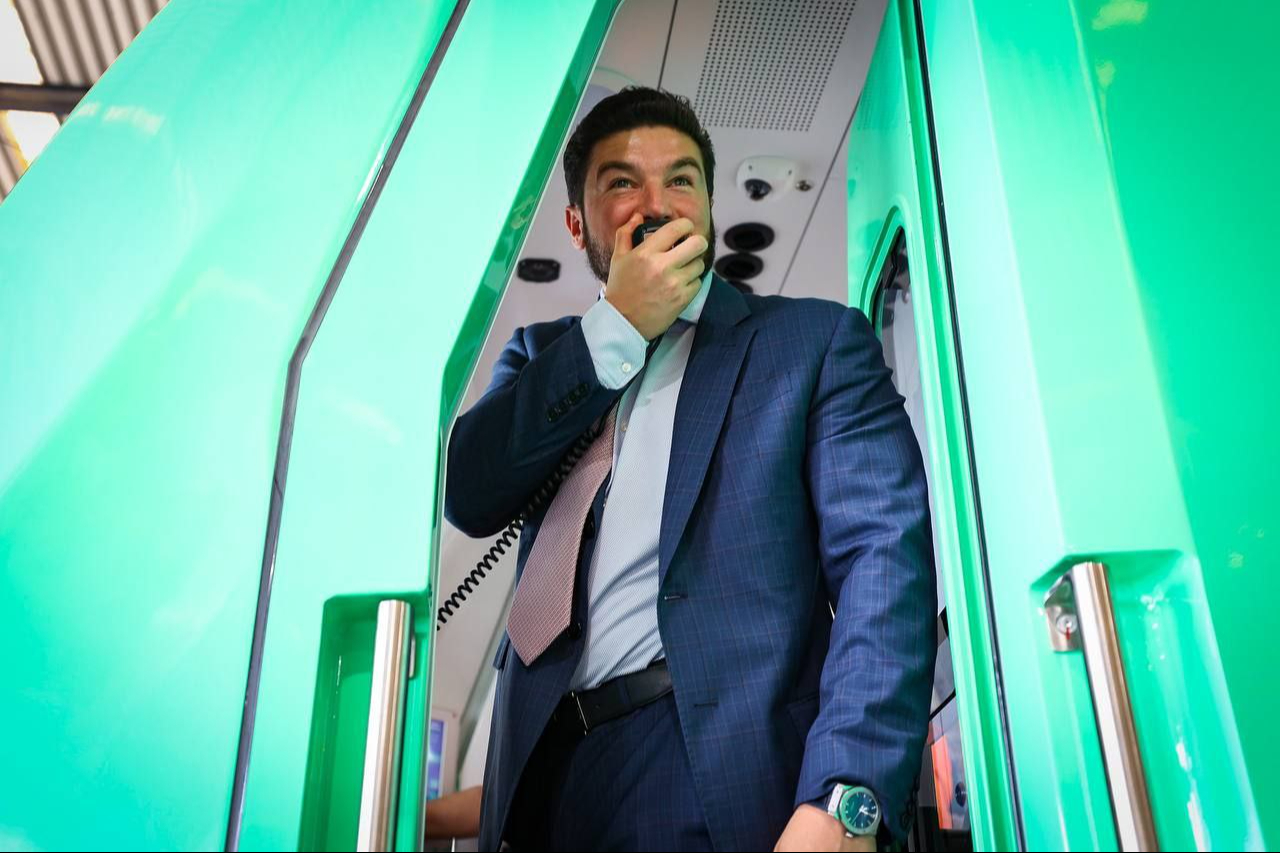 Samuel García supervisa la renovación de la Línea 1 del Metro de Monterrey Samuel García supervisa la renovación de la Línea 1 del Metro de Monterrey
