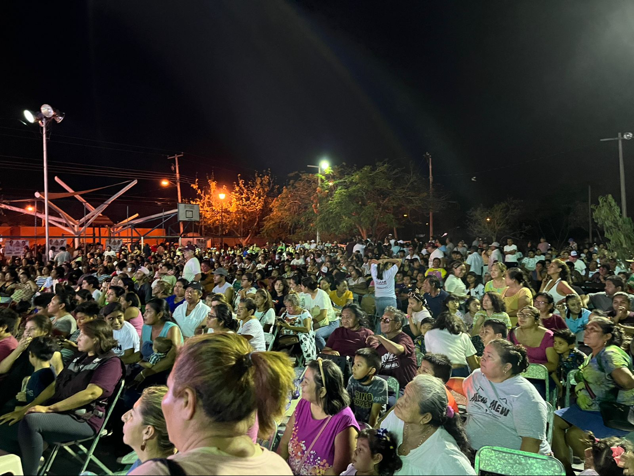 Simpatizantes de Joaquín Díaz Mena en Mérida Simpatizantes de Joaquín Díaz Mena en Mérida