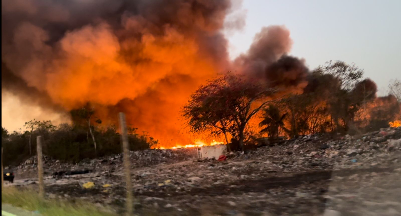 Un incendio se ha registrado en el basurero municipal de Felipe Carrillo Puerto Un incendio se ha registrado en el basurero municipal de Felipe Carrillo Puerto
