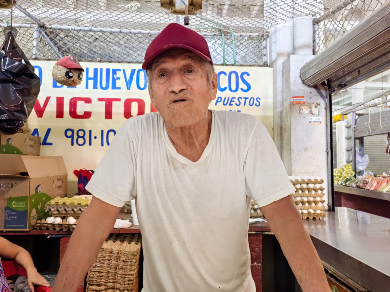 Eduardo Mena Lara, dirigente de locatarios del mercado principal “Pedro Sainz de Baranda” Eduardo Mena Lara, dirigente de locatarios del mercado principal “Pedro Sainz de Baranda”