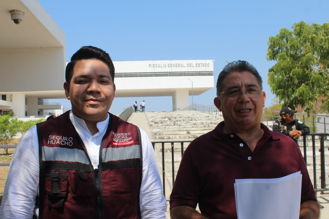 Entre los hechos que se les imputan a los aspirantes están el retiro de credenciales y reparto de jabones Entre los hechos que se les imputan a los aspirantes están el retiro de credenciales y reparto de jabones