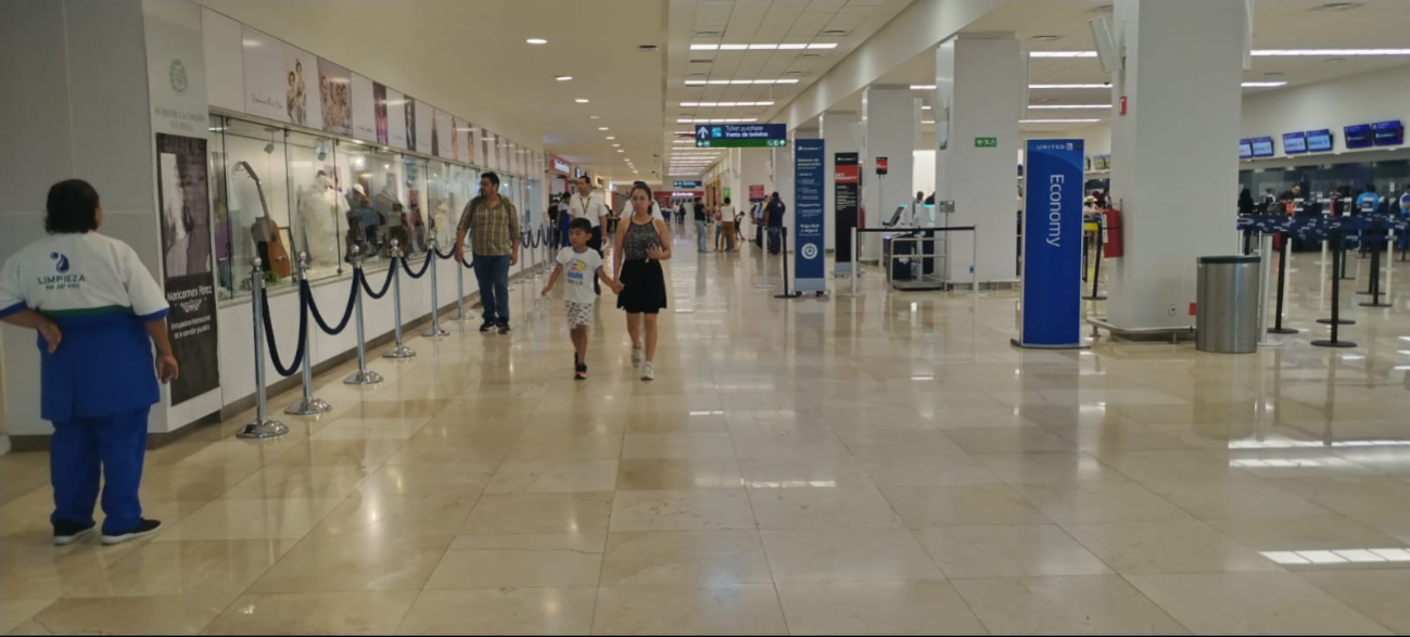 Se mantiene la movilidad de pasajeros en el aeropuerto de Mérida Se mantiene la movilidad de pasajeros en el aeropuerto de Mérida