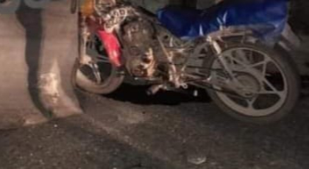 La moto quedó prensada La moto quedó prensada