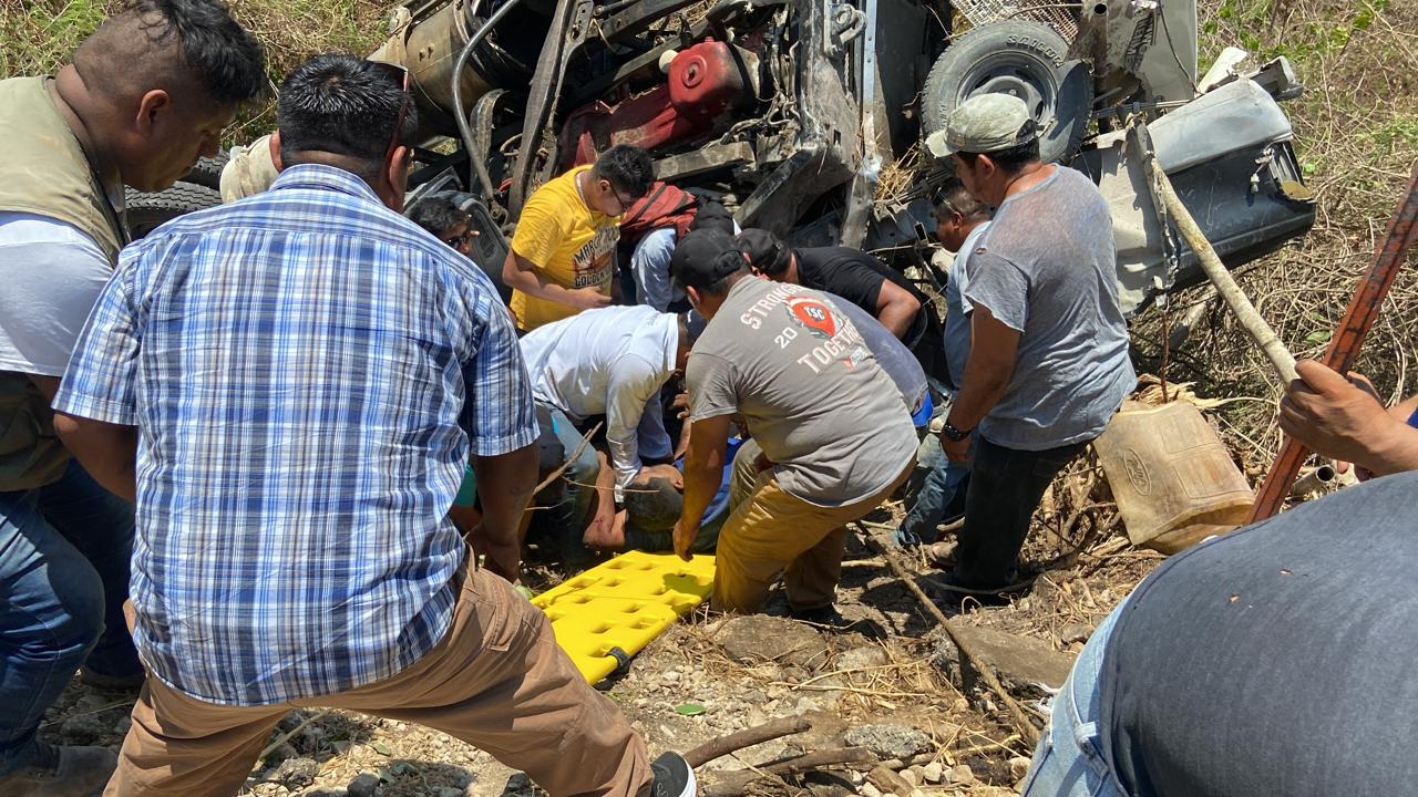 Los hechos ocurrieron sobre la carretera federal Escárcega- Champotón, en el kilometro 19 Los hechos ocurrieron sobre la carretera federal Escárcega- Champotón, en el kilometro 19