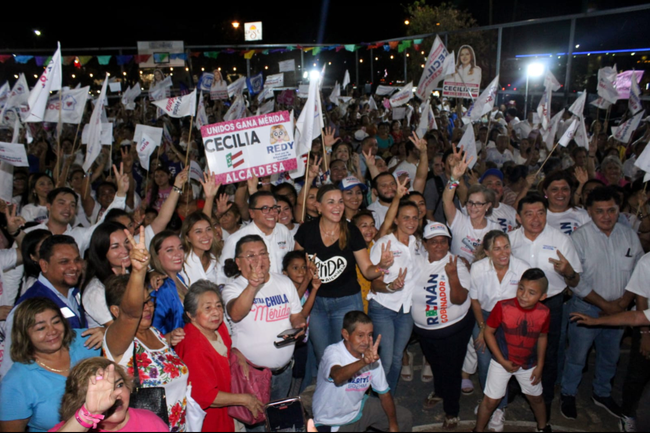 Simpatizantes de Cecilia Patrón en Mérida Simpatizantes de Cecilia Patrón en Mérida