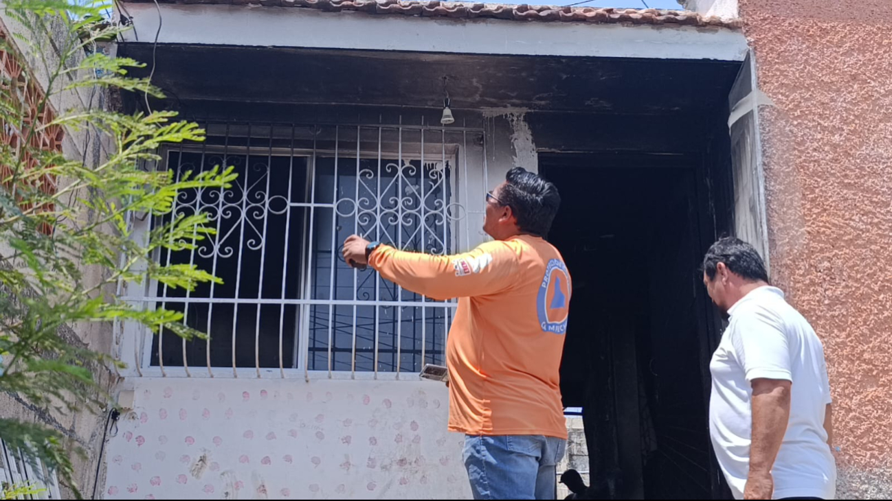 Incendio en casa de una abuelita en Campeche genera movilización de bomberos      