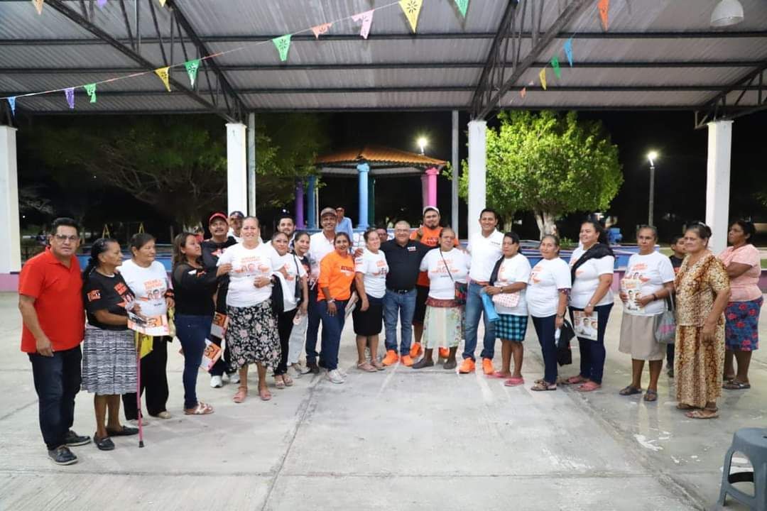 Acusan al partido por coaccionar el voto con juguetes Acusan al partido por coaccionar el voto con juguetes