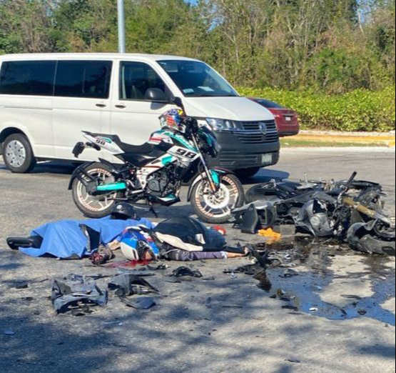 Pareja pierde la vida en Solidaridad por accidente en moto / Especial Pareja pierde la vida en Solidaridad por accidente en moto / Especial