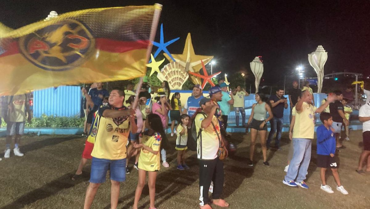 Americanistas celebran el bicampeonato de la Liga MX en la Glorieta del Ceviche de Cancún: VIDEO