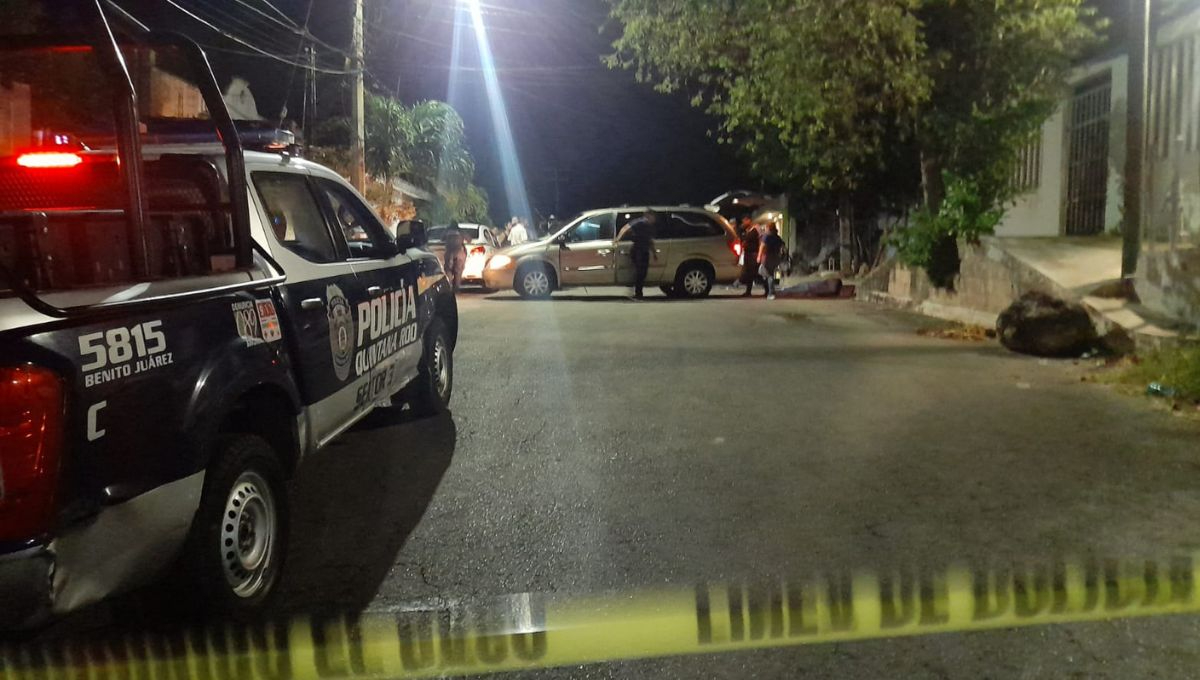 Agentes policiacos acordonaron la escena del crimen Agentes policiacos acordonaron la escena del crimen