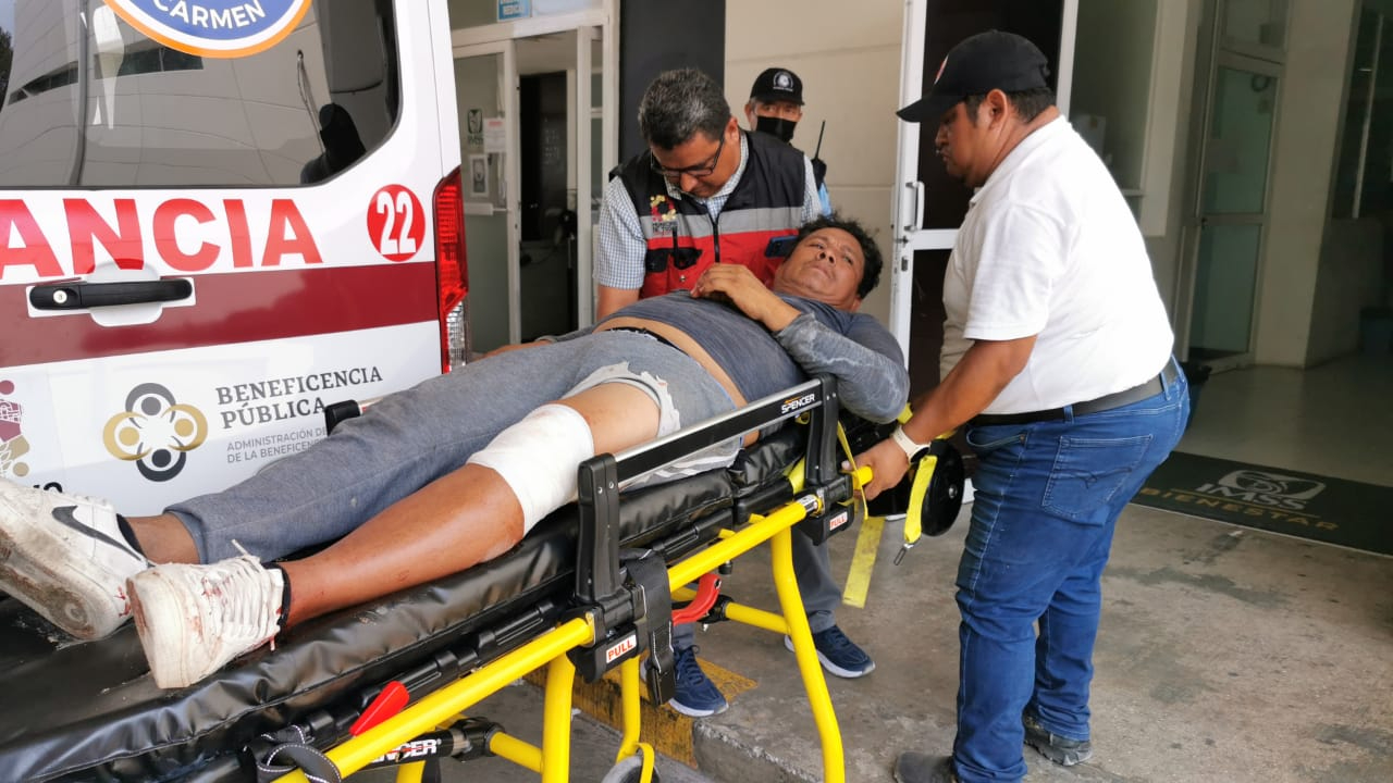 El hombre se peleó con sus vecinos El hombre se peleó con sus vecinos