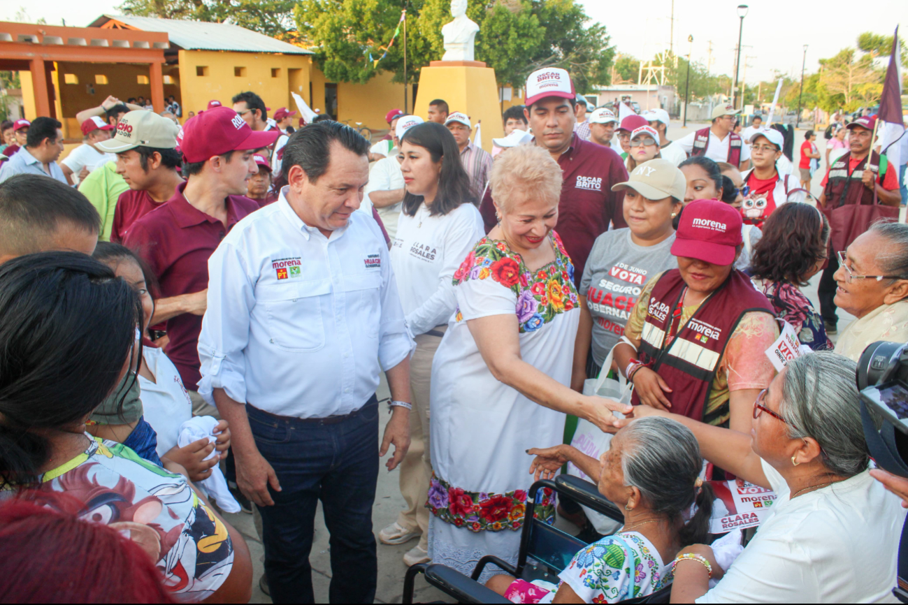 Joaquín Díaz Mena y Tina Tuyub en San José Tzal Joaquín Díaz Mena y Tina Tuyub en San José Tzal