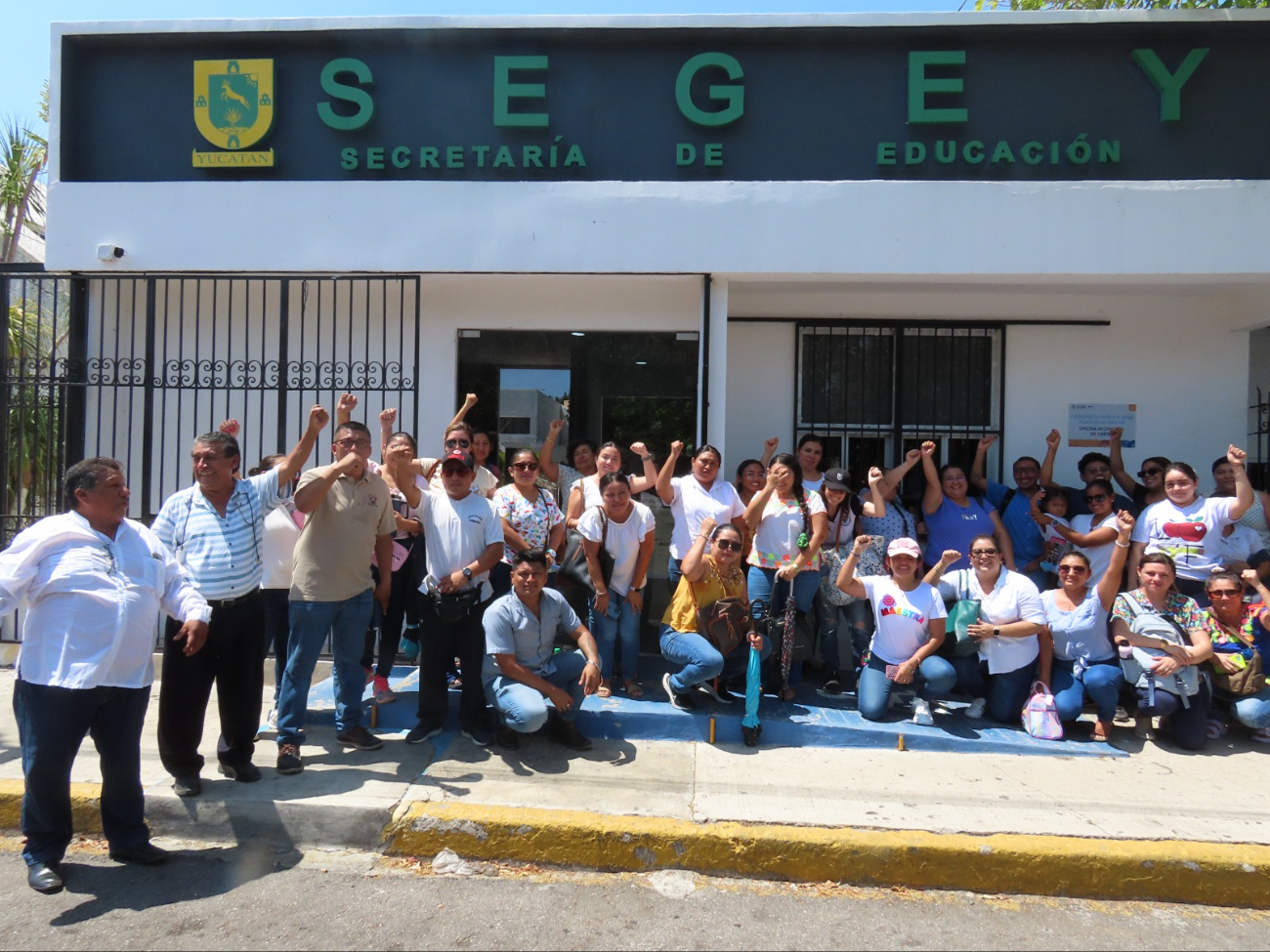 Aseguran que están a la espera más de 5 mil docentes en todo el estado para que puedan recibir una plaza Aseguran que están a la espera más de 5 mil docentes en todo el estado para que puedan recibir una plaza