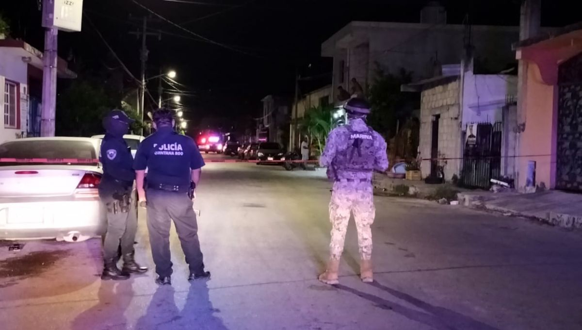 Elementos policiacos y de la Marina acudieron a los sitios donde hubo detonaciones en Cozumel Elementos policiacos y de la Marina acudieron a los sitios donde hubo detonaciones en Cozumel
