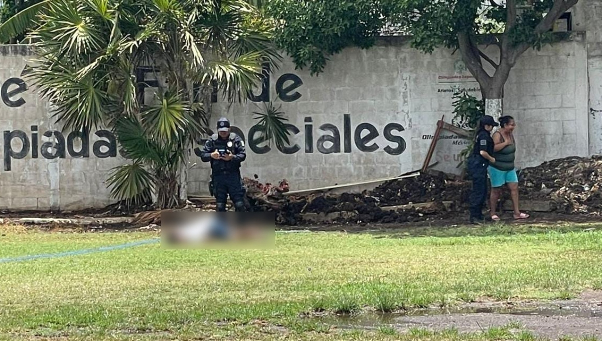 Ejecutan a un joven en el campo de futbol de la Región 232 de Cancún