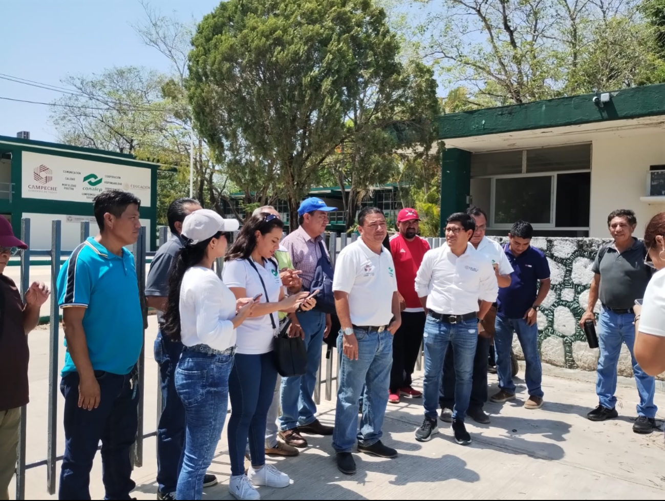 Maestro del Conalep Campeche exigen rehabilitación del plantel: VIDEO 