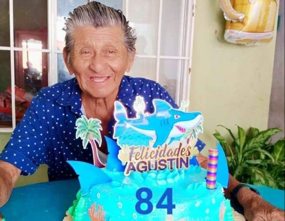 Marcos Agustín Dzul Cumi, adulto mayor de 84 años Marcos Agustín Dzul Cumi, adulto mayor de 84 años