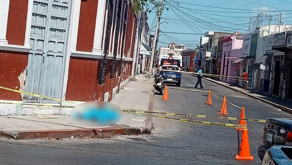 Hombre  muere frente al Parque de San Juan en el Centro de Mérida