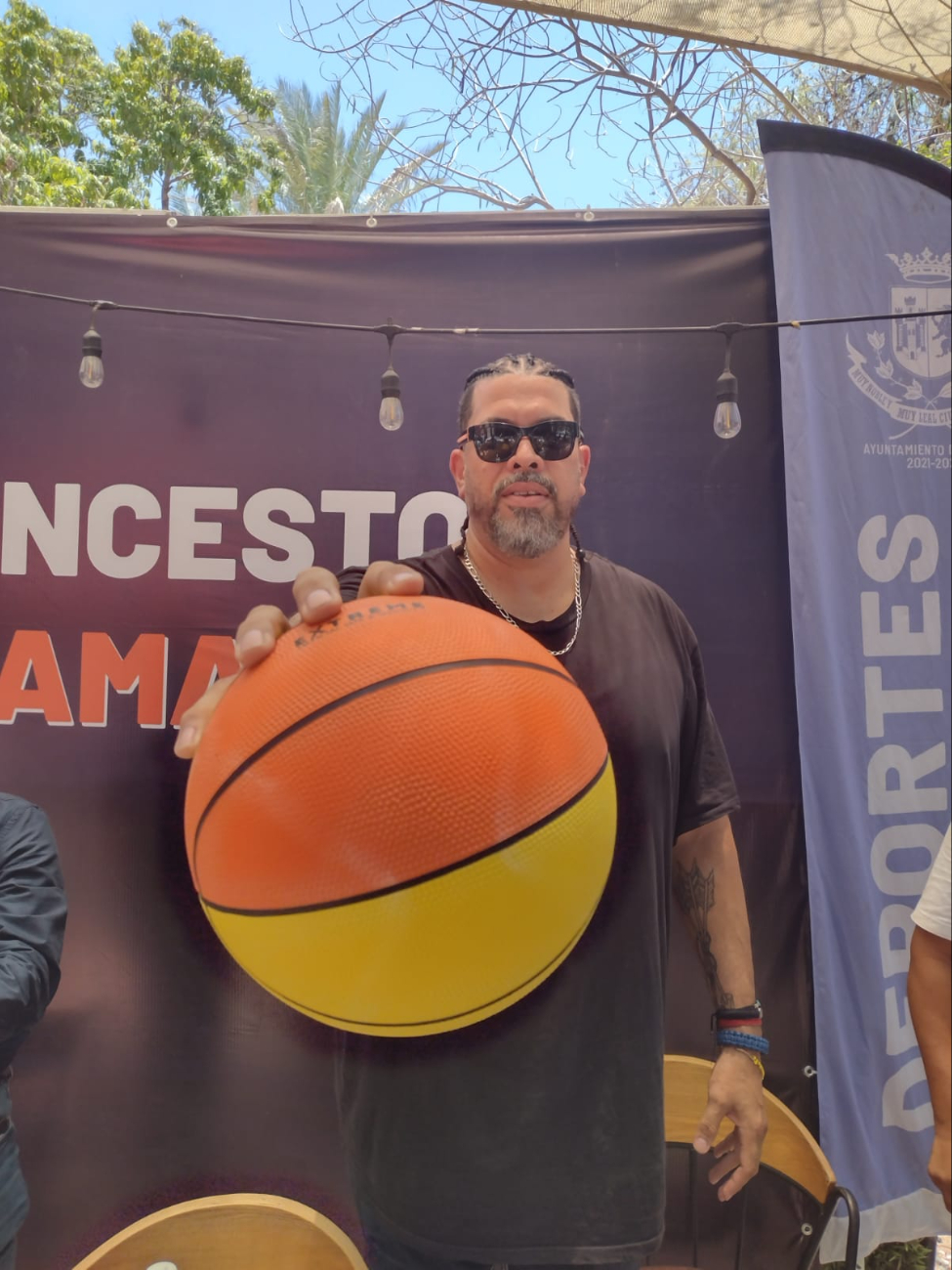 Horacio Llamas es el primer mexicano en jugar en la NBA Horacio Llamas es el primer mexicano en jugar en la NBA