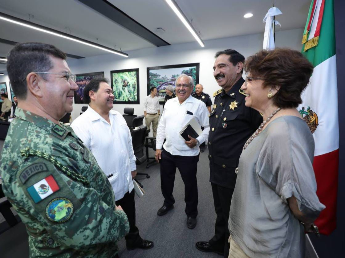 María Fritz, encargada del Despacho del Gobernador, encabezó la reunión María Fritz, encargada del Despacho del Gobernador, encabezó la reunión