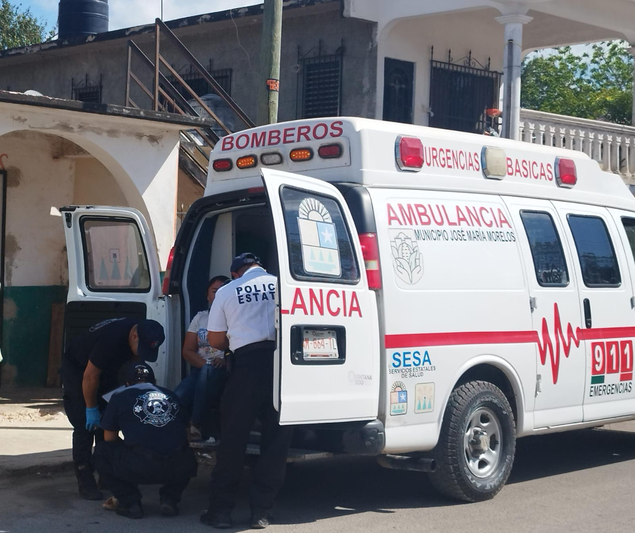 Paramédicos atendieron a las lesionadas, sin ser necesario su traslado al hospital