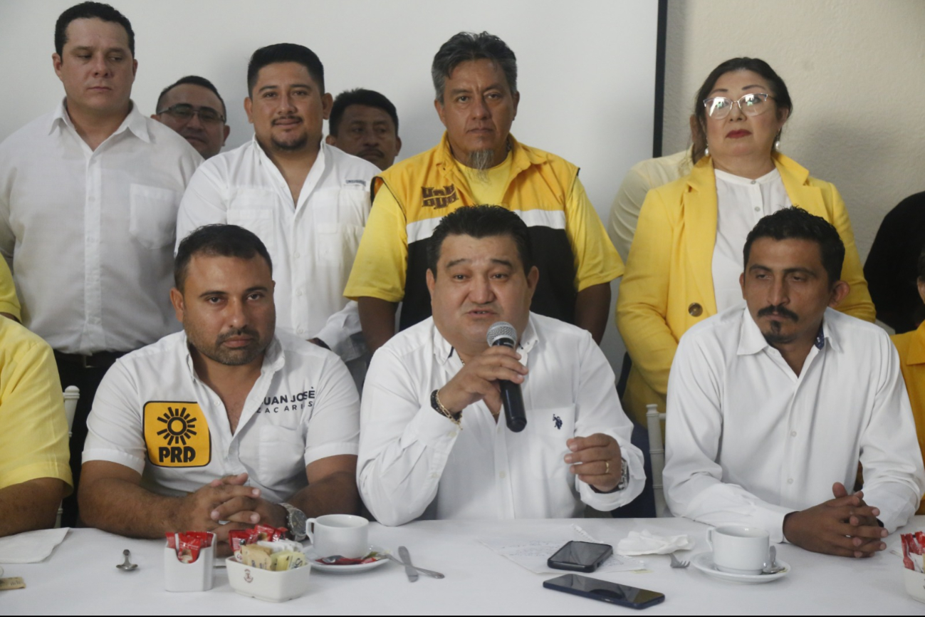 El PRD asegura que se mantendrá con sus candidatos El PRD asegura que se mantendrá con sus candidatos
