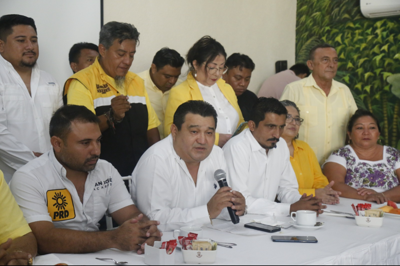 PRD le dice no a Renán Barrera y asegura que no desaparecerá en Yucatán