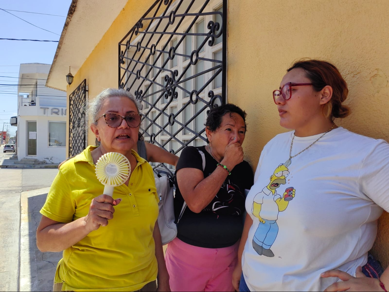 Vecinos de la Colonia Pensiones denuncian falta de luz. Vecinos de la Colonia Pensiones denuncian falta de luz.