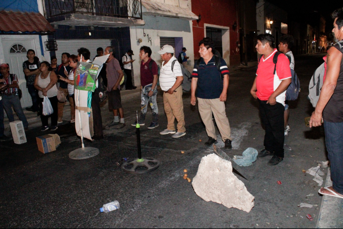 Vecinos de Timucuy bloquearon calles del centro de Mérida Vecinos de Timucuy bloquearon calles del centro de Mérida