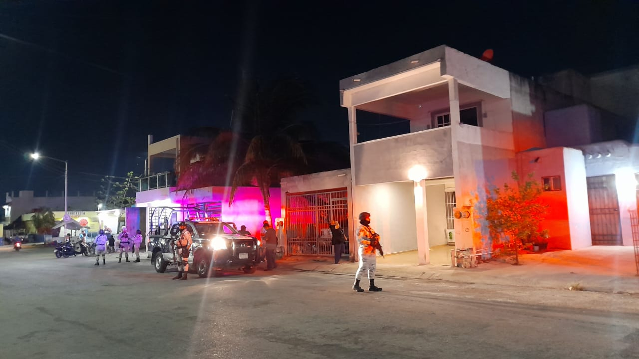 Elementos de seguridad desplegaron un fuerte operativo en la zona Elementos de seguridad desplegaron un fuerte operativo en la zona