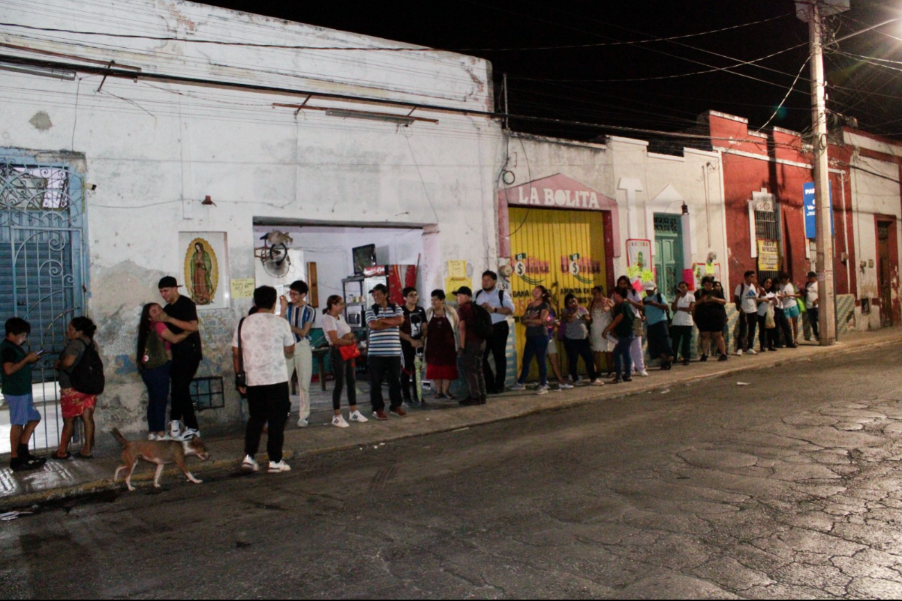 Fila para subir al Va y Ven, ruta 42 Sur-Cielo Alto