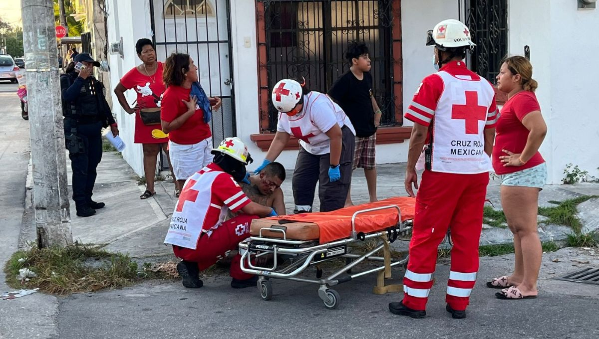 Apuñalan a hombre por defender a mujeres de un robo en Cancún