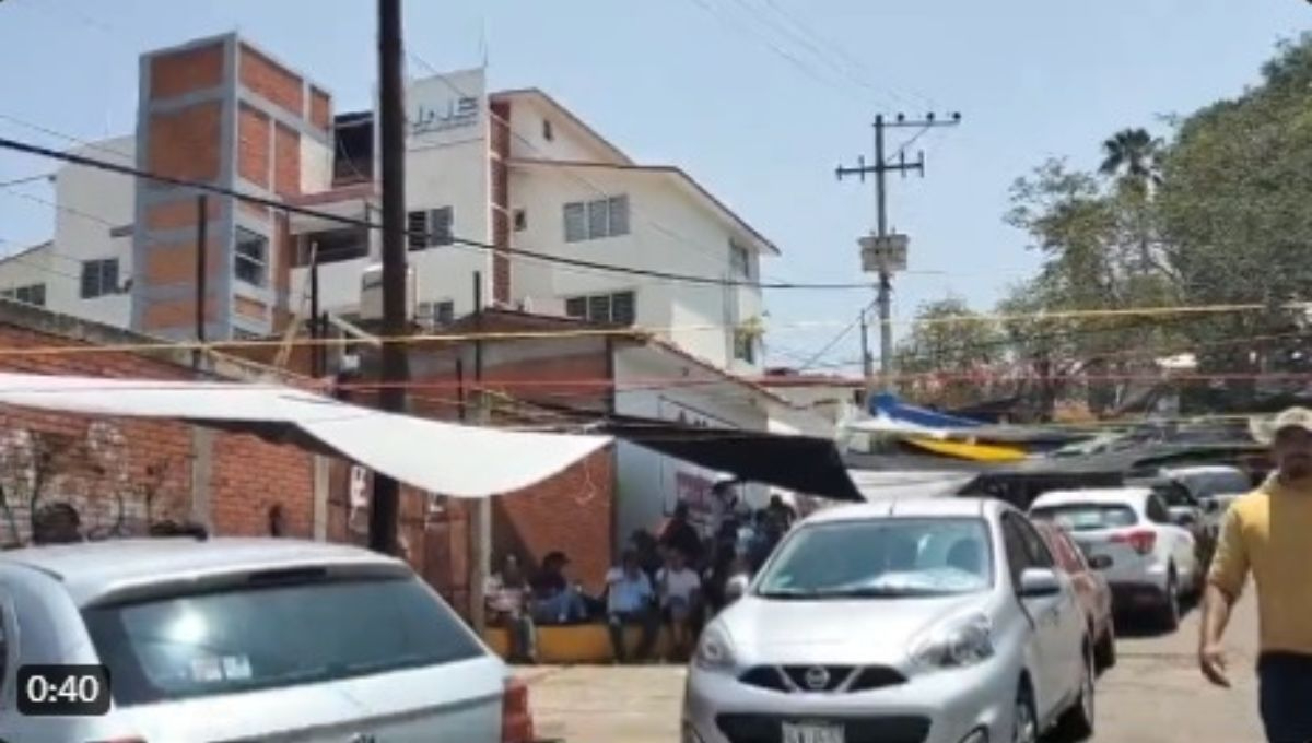Maestros de la CNTE hacen bloqueos en el INE y otras dependencias en Oaxaca