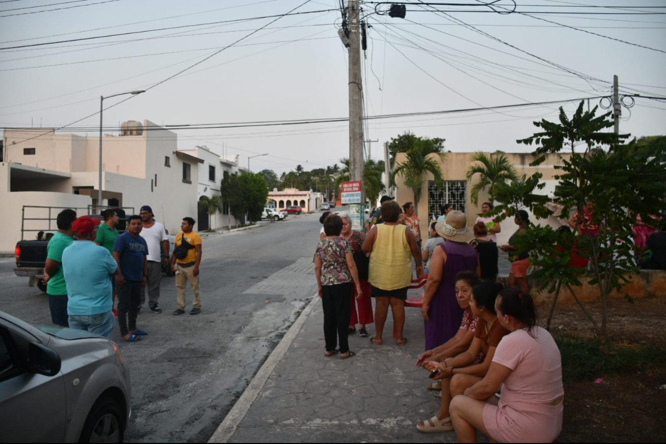 Más de 60 familias de la unidad habitacional Concordia recolectaron firmas contra la CFE Más de 60 familias de la unidad habitacional Concordia recolectaron firmas contra la CFE