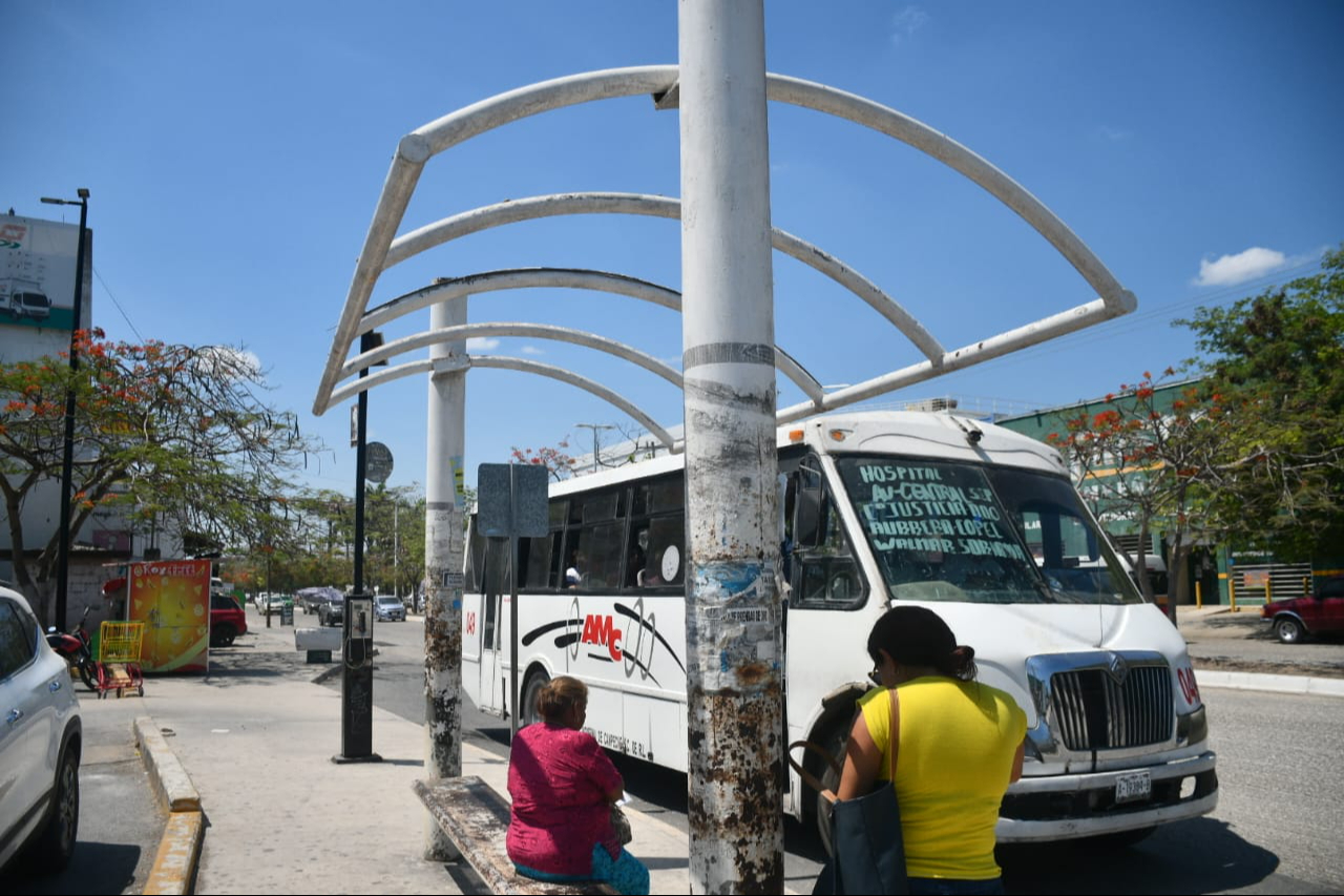 Denuncian pésimos paraderos de camiones en Campeche 