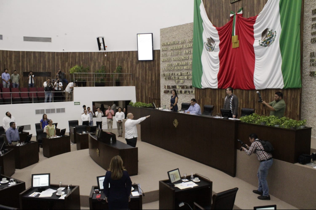 Álvaro Juanes Laviada también fue designado como consejero de la judicatura del Poder Judicial del Estado. Álvaro Juanes Laviada también fue designado como consejero de la judicatura del Poder Judicial del Estado.