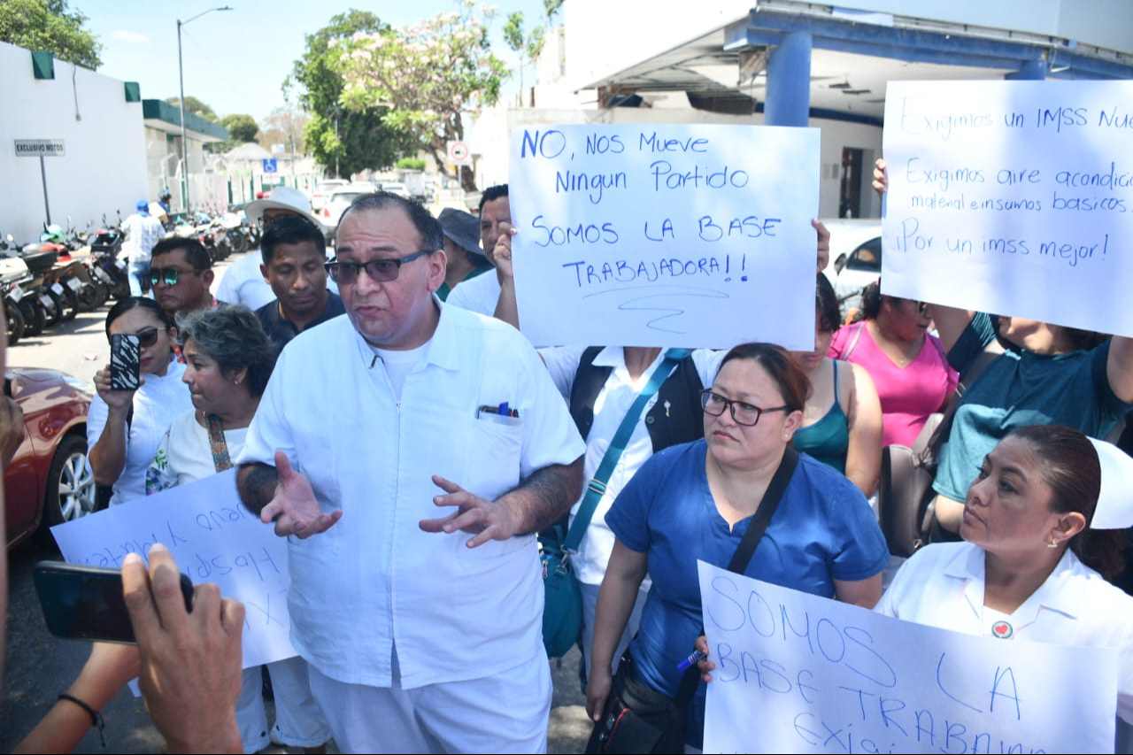 Protestan trabajadores del IMSS Protestan trabajadores del IMSS